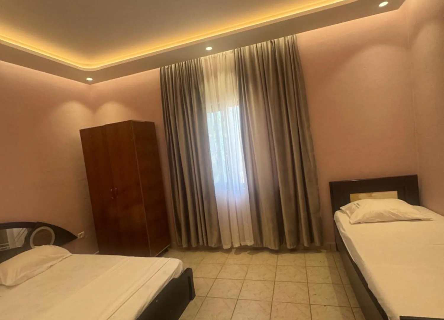 Hotel Dragoi Velipojë