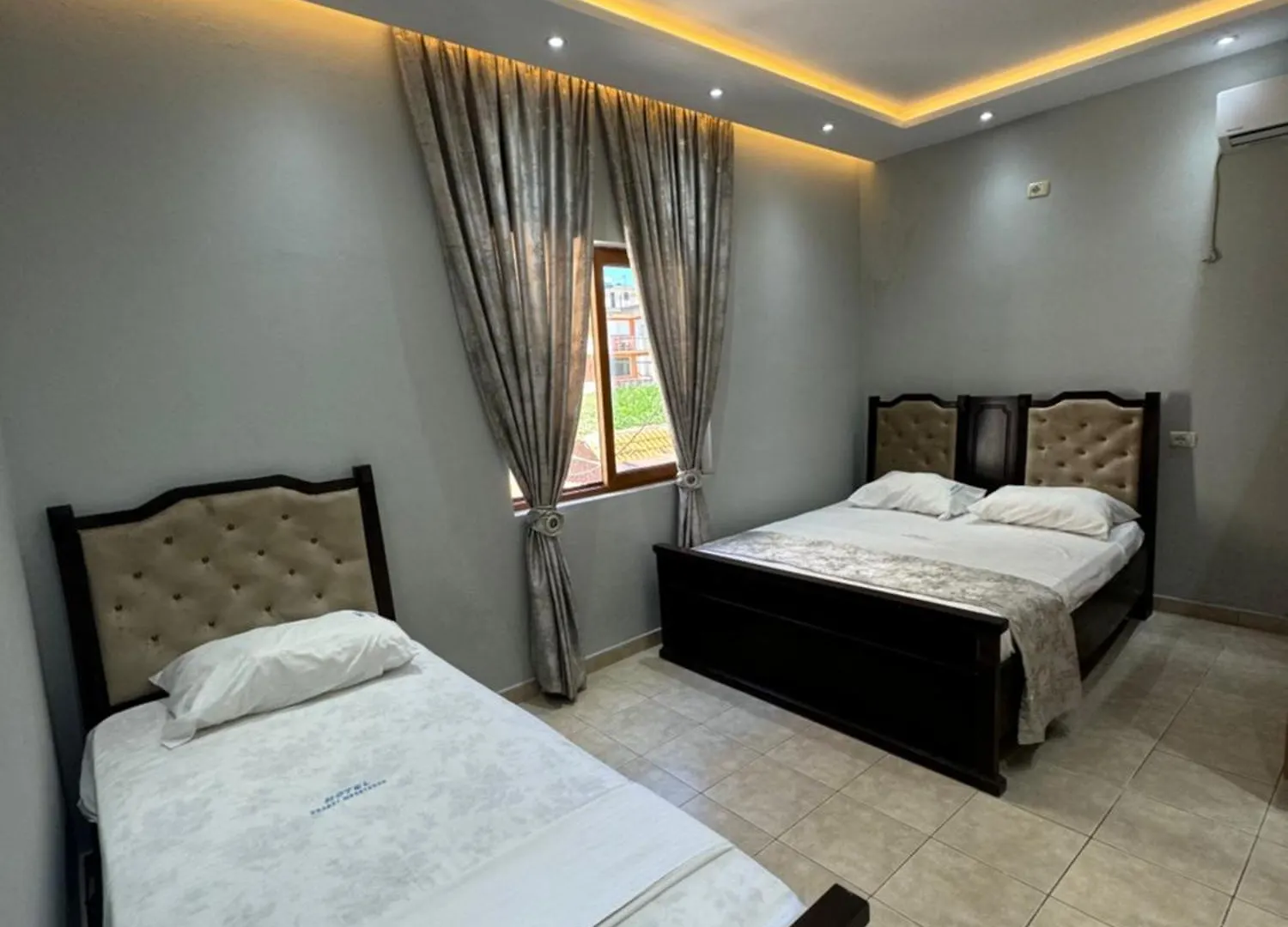 Hotel Dragoi Velipojë